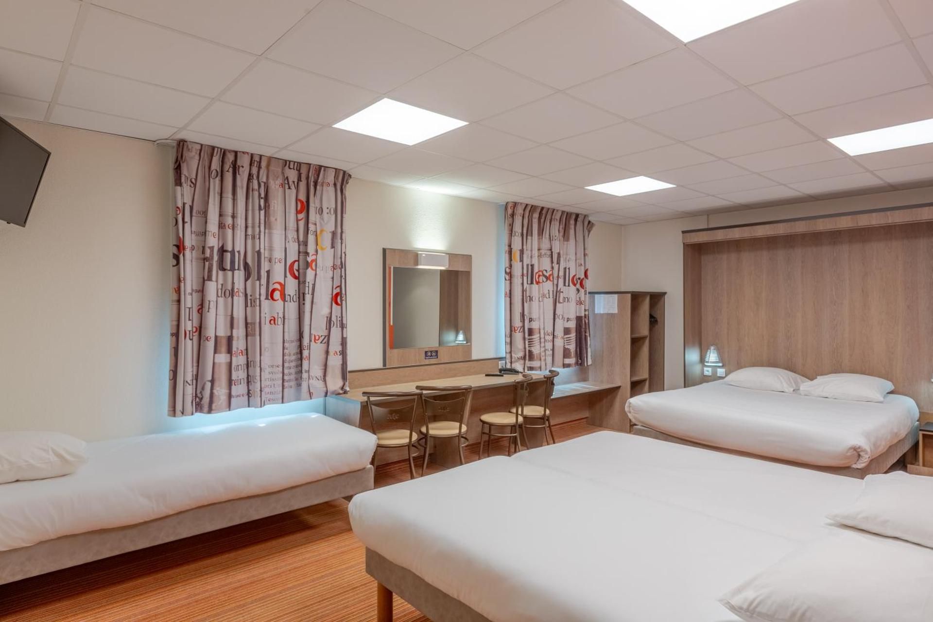 Family Room (5 Adults)