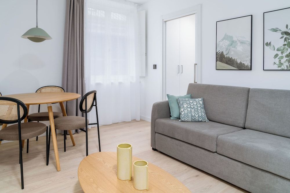 Limehome Santiago de Compostela One-Bedroom Apartment 9