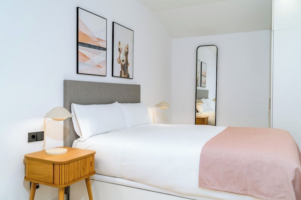 One-Bedroom Apartment with Sofa Bed