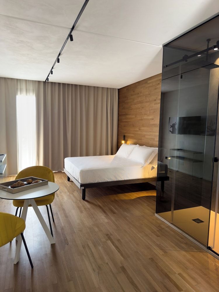 Mon Luxury Rooms - Spa Deluxe Room, City View 2