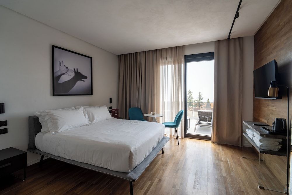 Mon Luxury Rooms - Spa Deluxe Room, City View 3