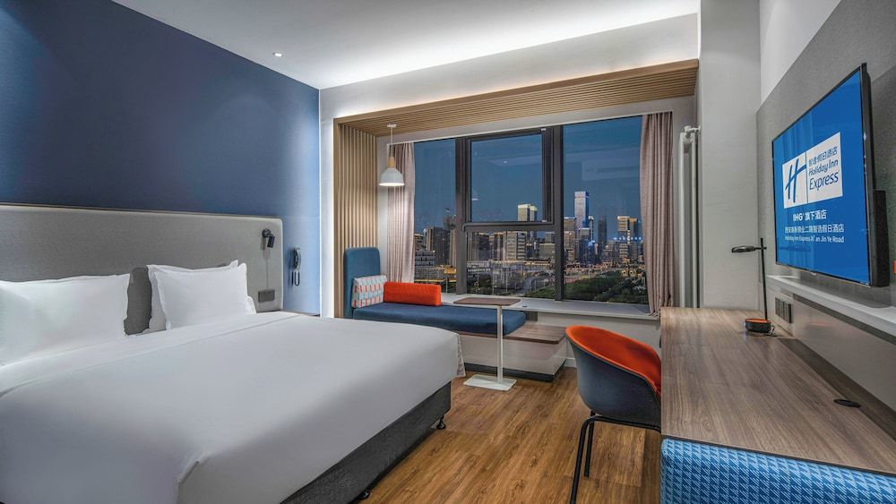 Premium Room, 1 King Bed (Extra Floor Space)