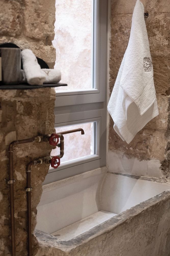 Aisha Hotel Traditional Room, 1 King Bed, Sea View 4