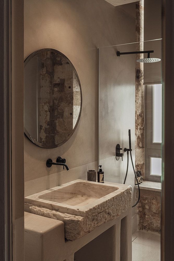 Aisha Hotel Deluxe Triple Room, 1 Queen Bed, Non Smoking, City View 6