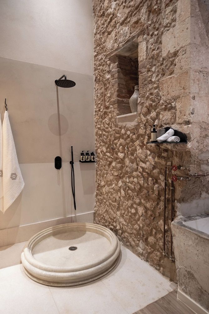 Aisha Hotel Traditional Room, 1 King Bed, Sea View 3