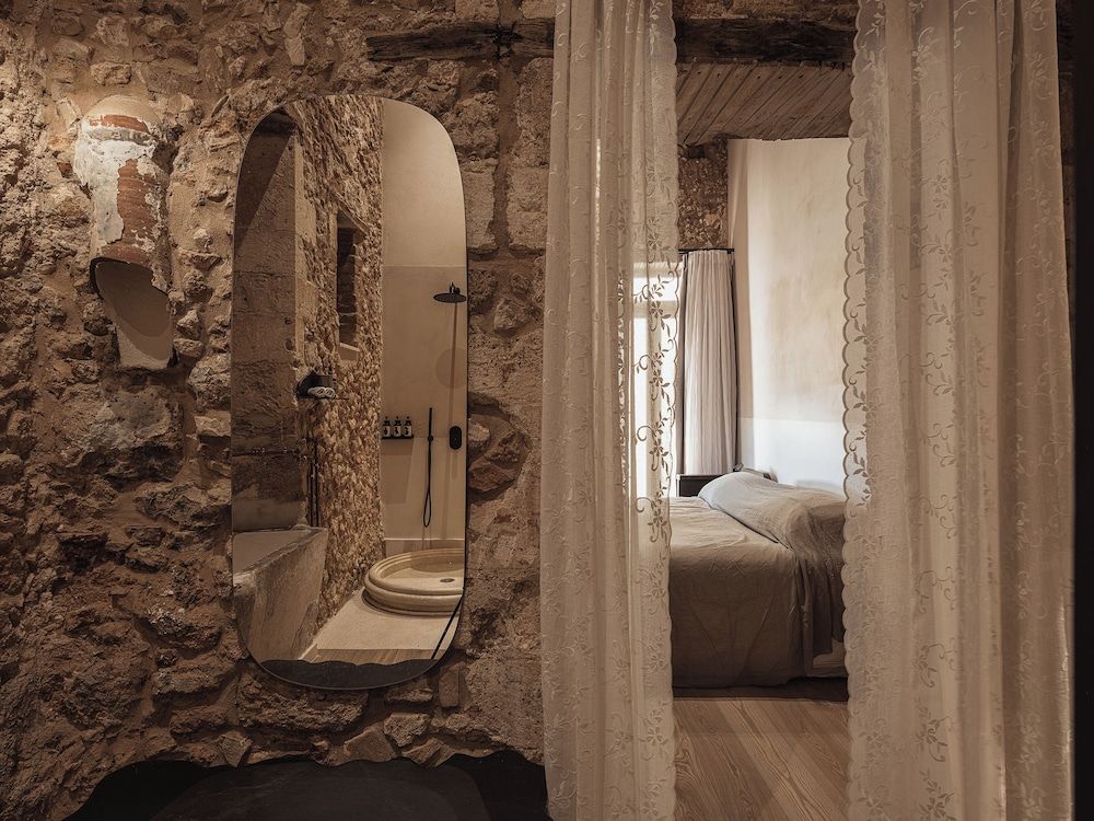 Aisha Hotel Traditional Room, 1 King Bed, Sea View 2