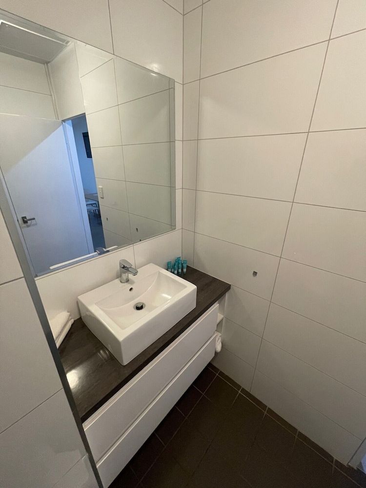 Winnellie Hotel Motel Family Room, Multiple Beds, Non Smoking 7