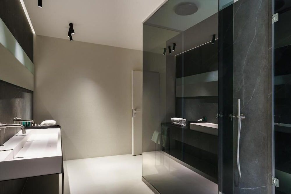 Meo Design Suite & Spa Superior Room 3