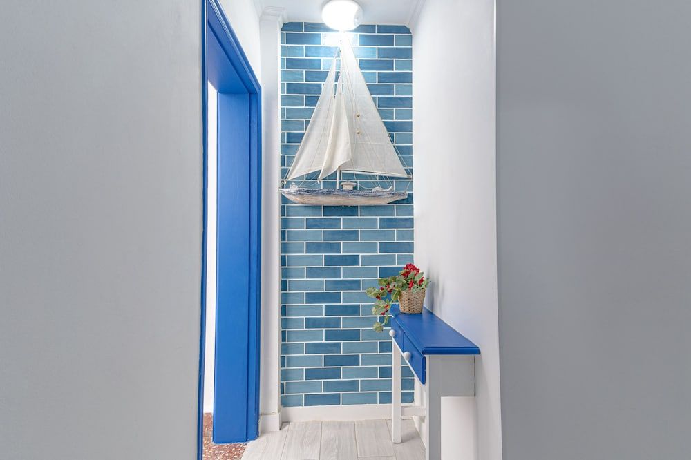 Hostel Neon Tenerife Double Room, Private Bathroom 16