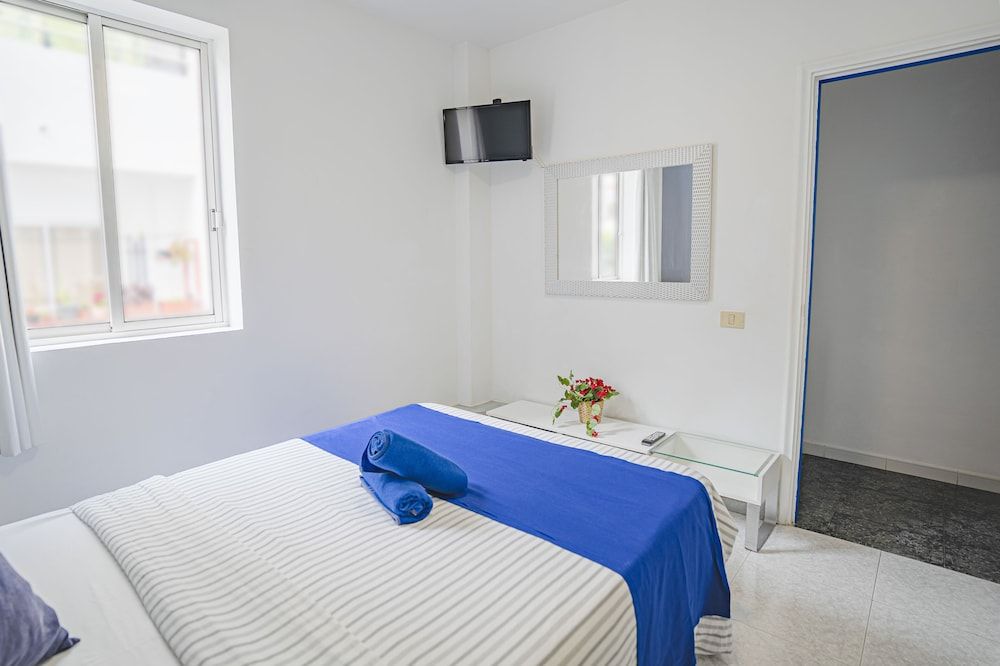 Hostel Neon Tenerife Double Room, Private Bathroom 7