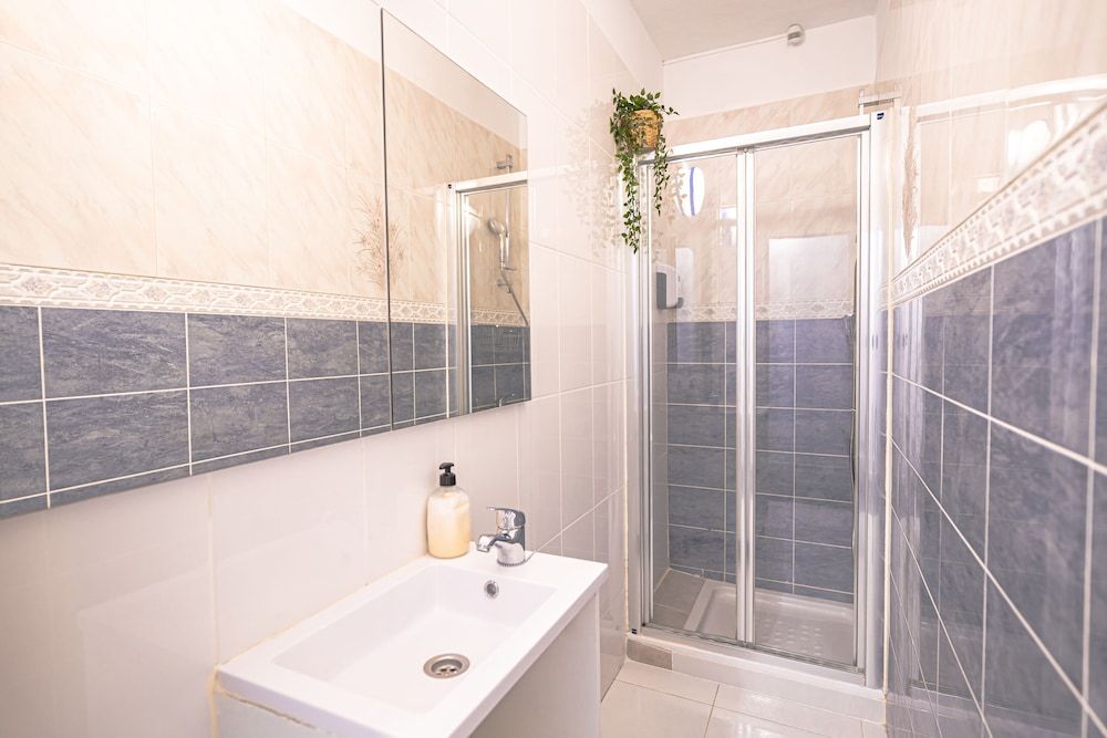 Hostel Neon Tenerife Double Room, Private Bathroom 12