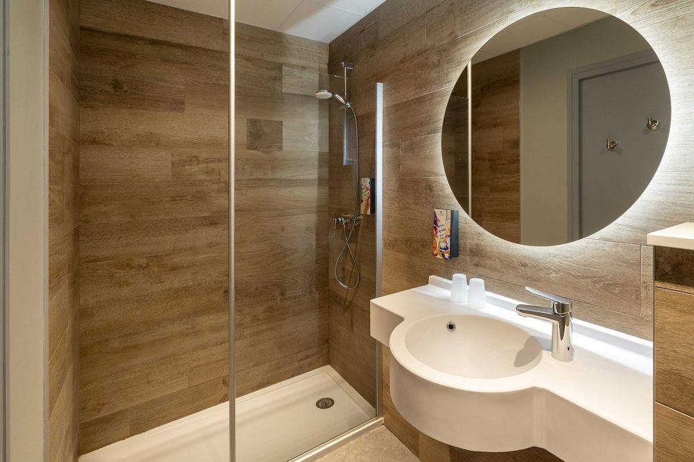 Sure Hotel by Best Western Dole Standard Room, 2 Twin Beds, Non Smoking 4