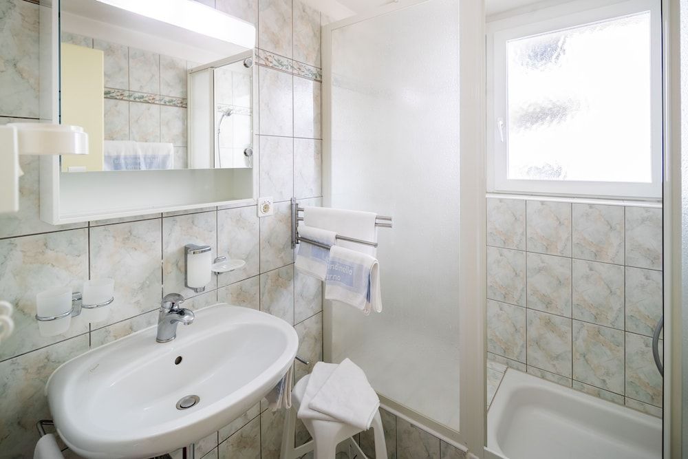 Hotel Rondinella Locarno Triple Room 5