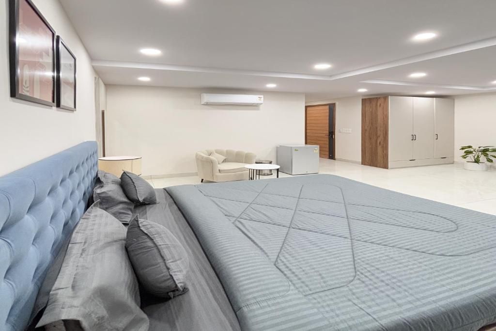 Housr Sector 45 Gurgaon Near Artemis Hospital Studio Room 3