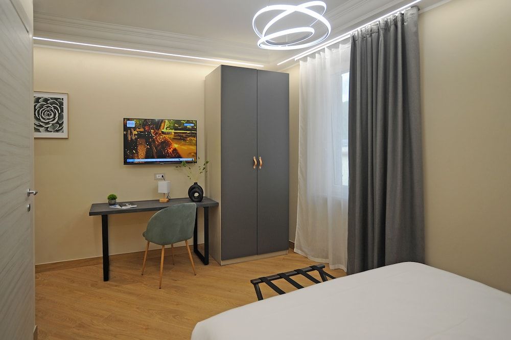 Mom Apartment Rooms&Suites Classic Room, City View 7