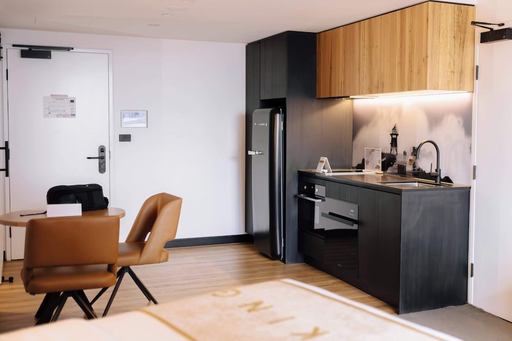 291 on King Classic Studio, 1 King Bed 7