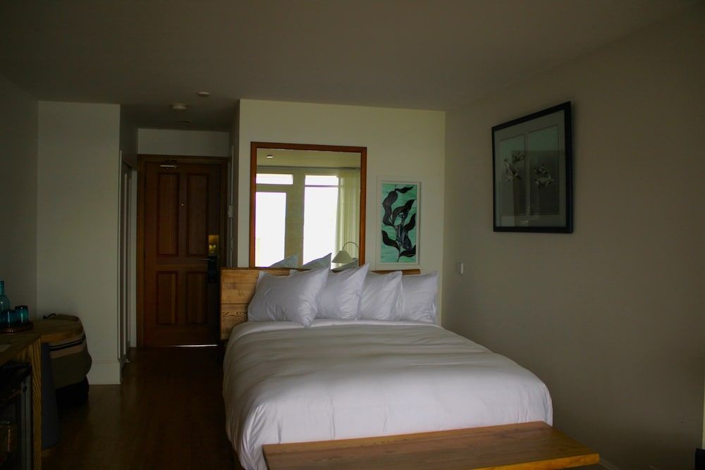 Sooke Harbour House Comfort Suite 2