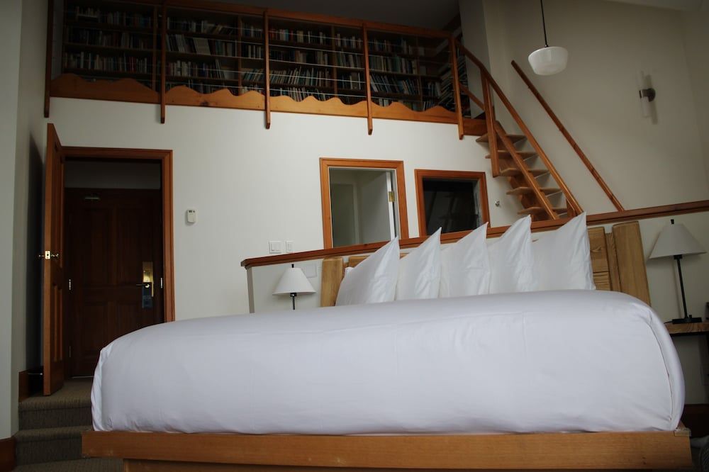 Sooke Harbour House Presidential Suite, Ocean View 2