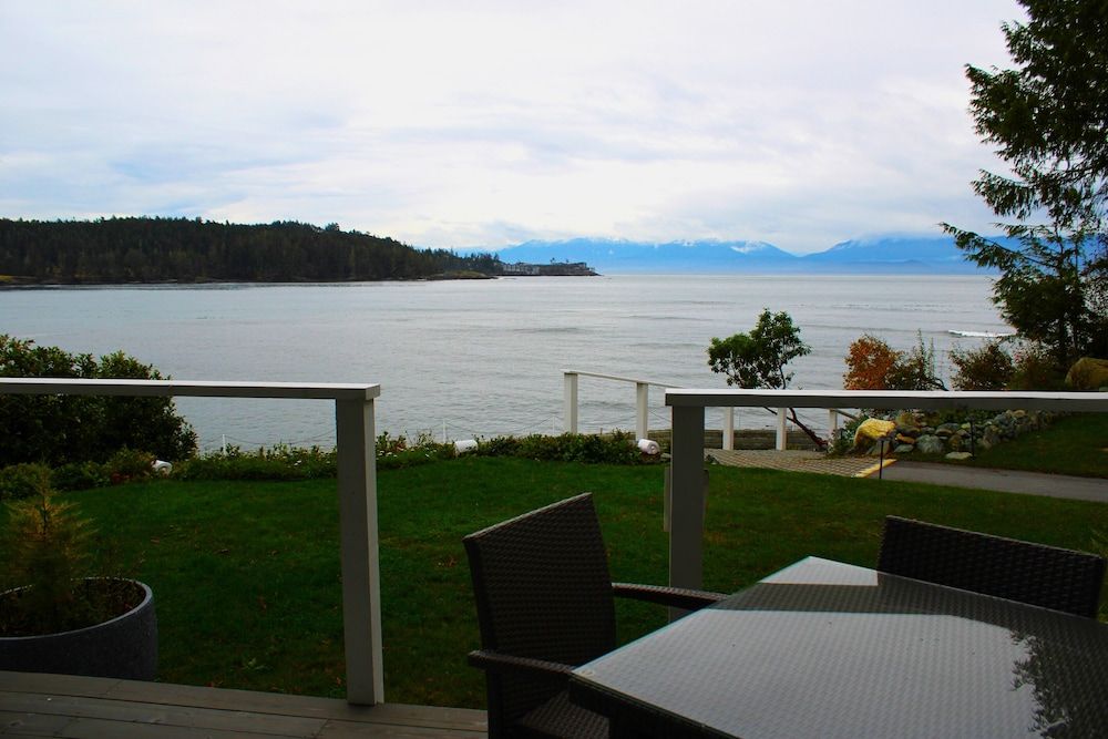 Sooke Harbour House Comfort Suite 6