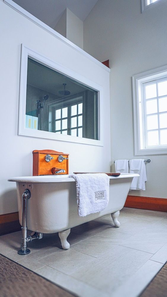 Sooke Harbour House Presidential Suite, Ocean View 5