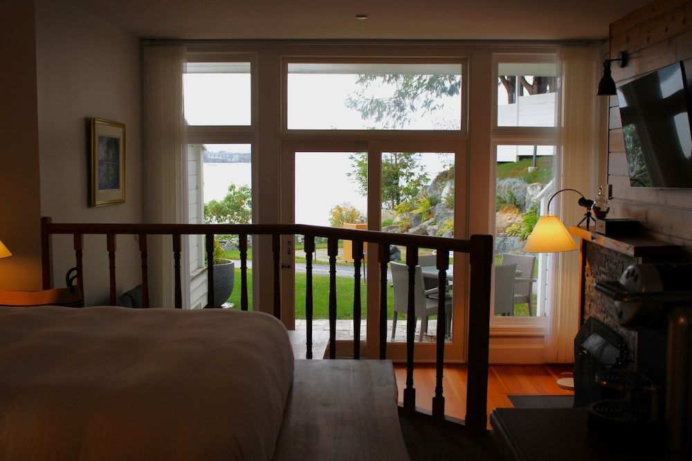 Sooke Harbour House Comfort Suite 5