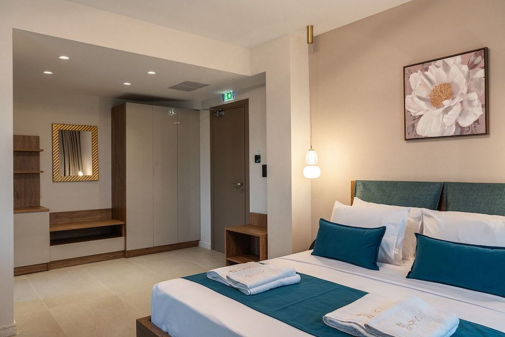 Sky Boutique Hotel Junior Studio Suite, Balcony, Partial Sea View 6