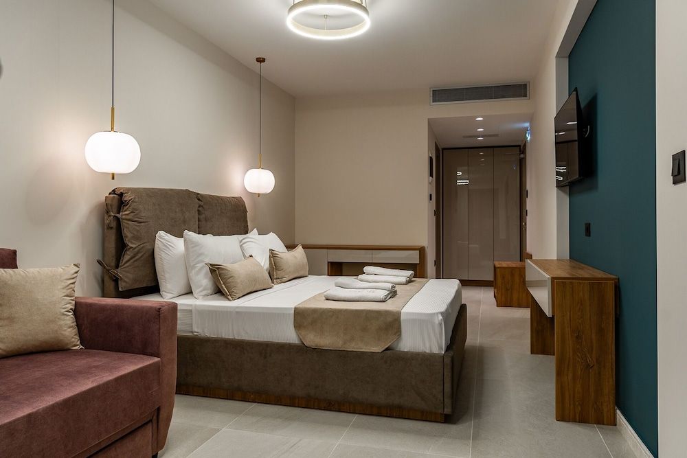 Triple Room, City View