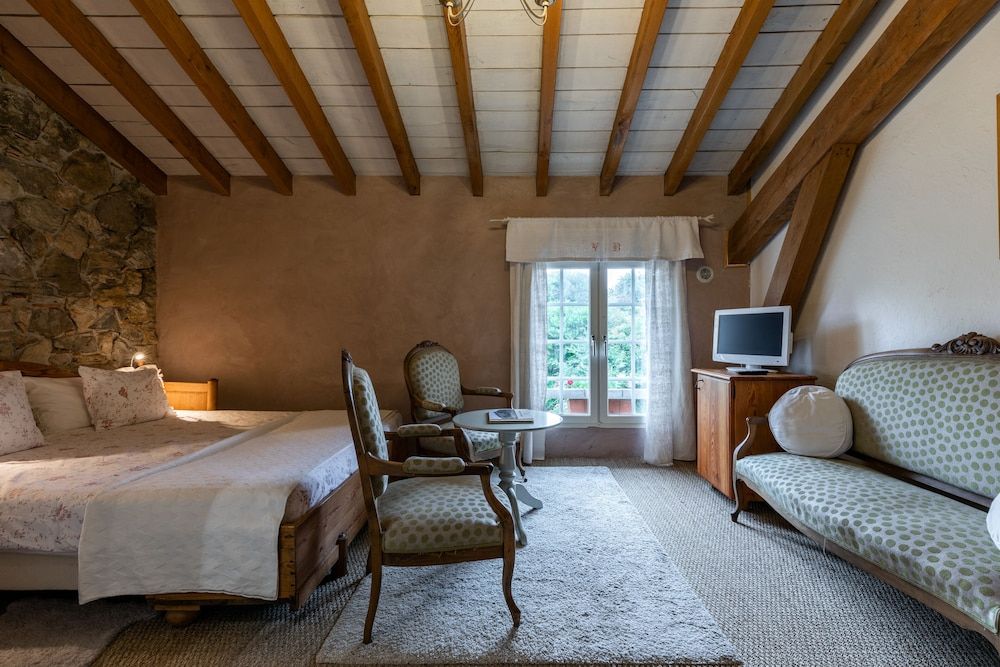 Domaine De Bassilour Superior Double Room, Park View 7