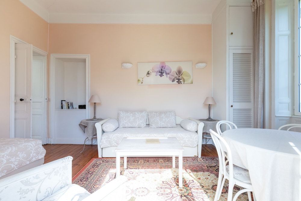 Domaine De Bassilour Apartment with Terrace, Park View 12