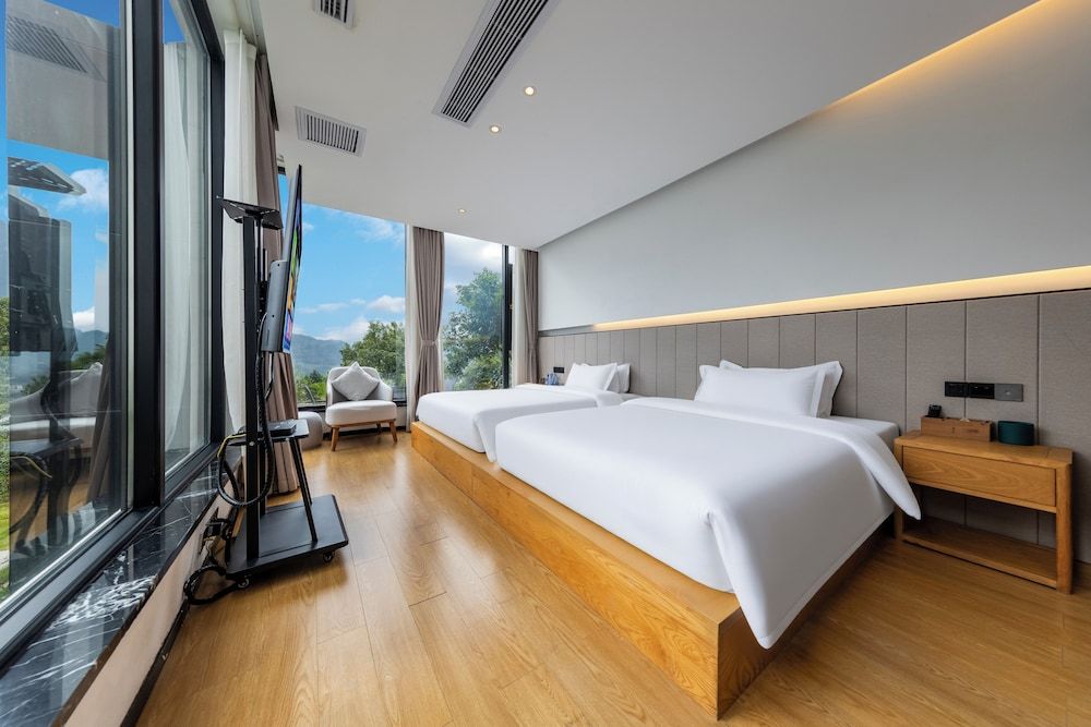 Comfort Twin Room, 2 Double Beds, Private Bathroom, Mountain View