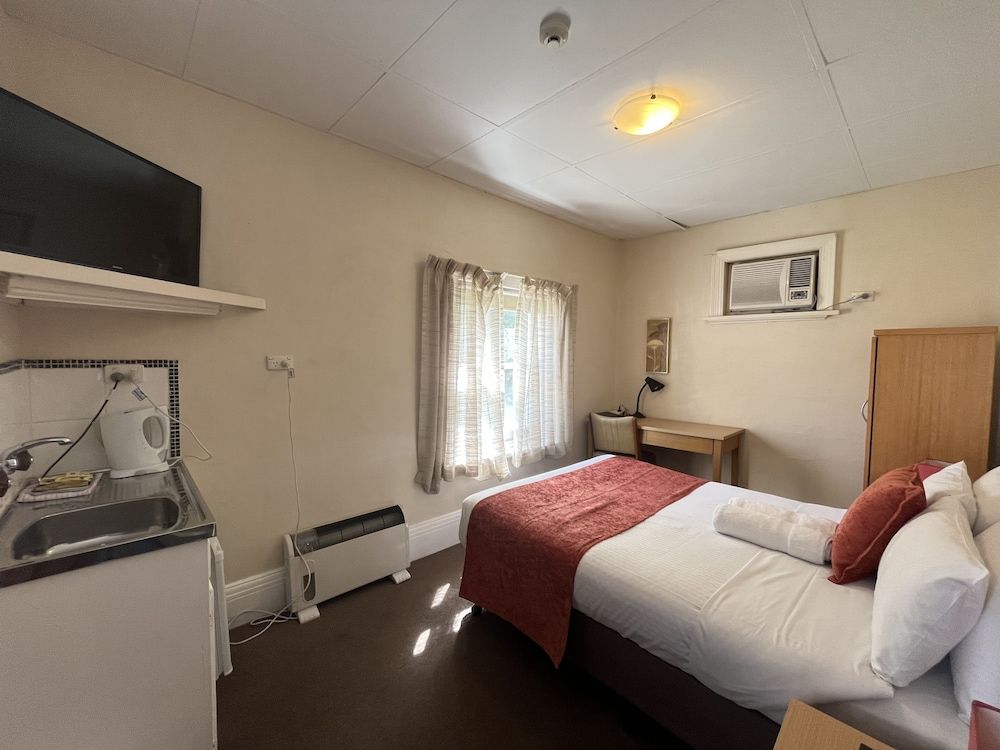 Princes Lodge Motel Basic Double Room, 1 Double Bed