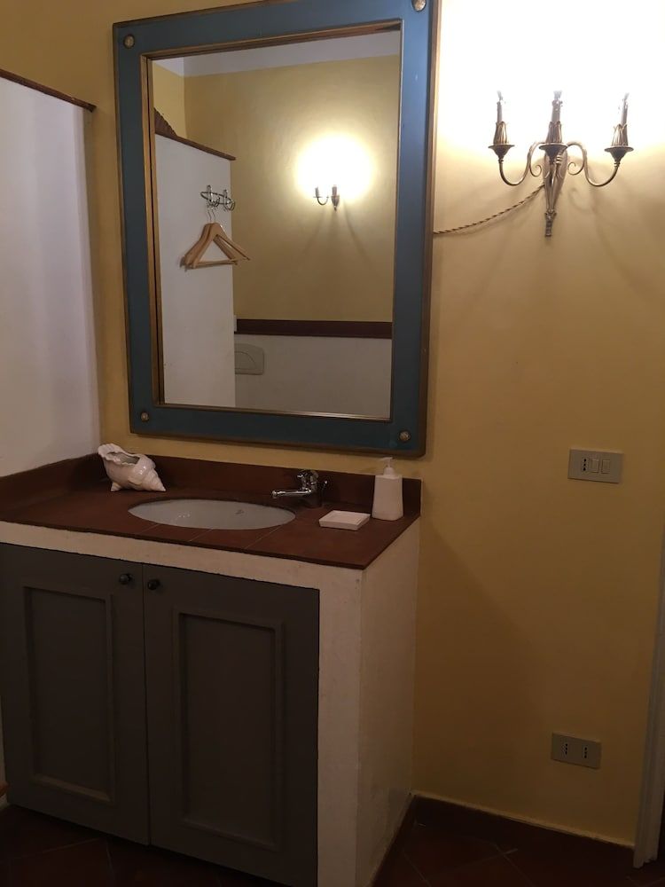 Villa La Dogana Comfort Triple Room, Terrace 11