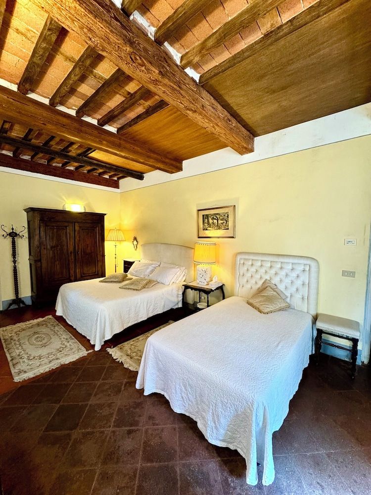 Villa La Dogana Comfort Triple Room, Terrace 4