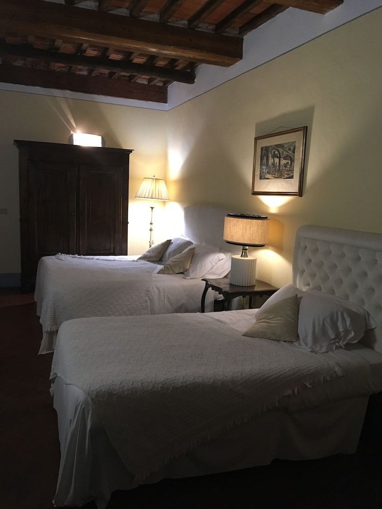 Villa La Dogana Comfort Triple Room, Terrace 5