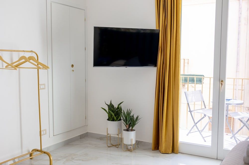 Borgo La Chiusa Deluxe Double Room 13