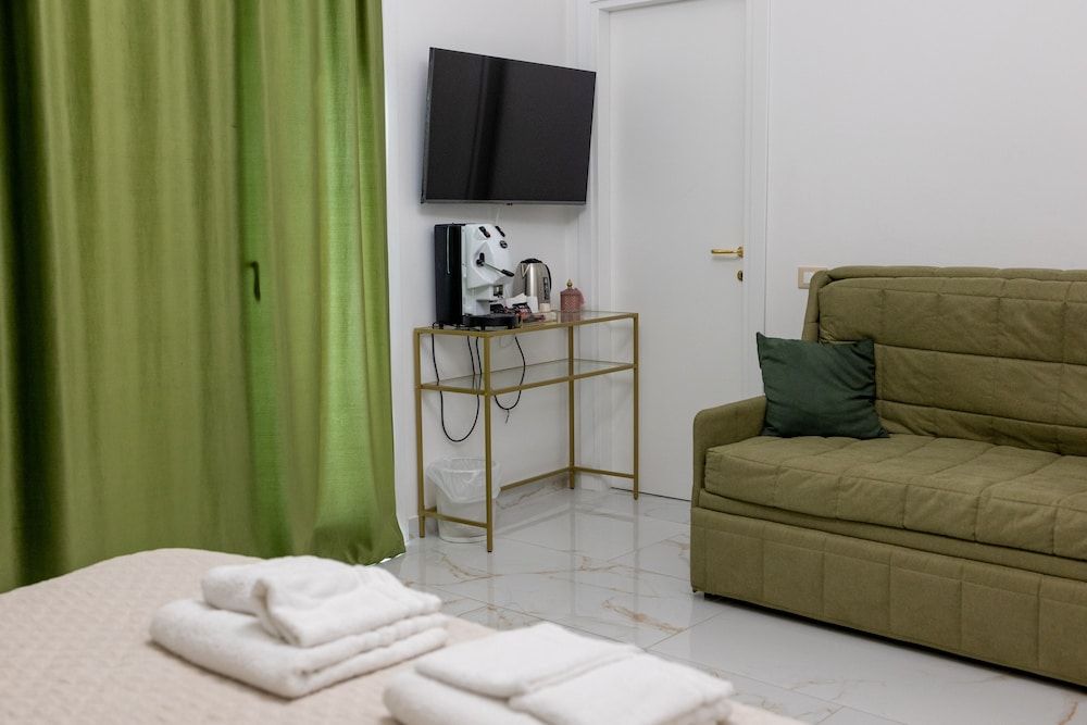 Borgo La Chiusa Deluxe Double Room 10