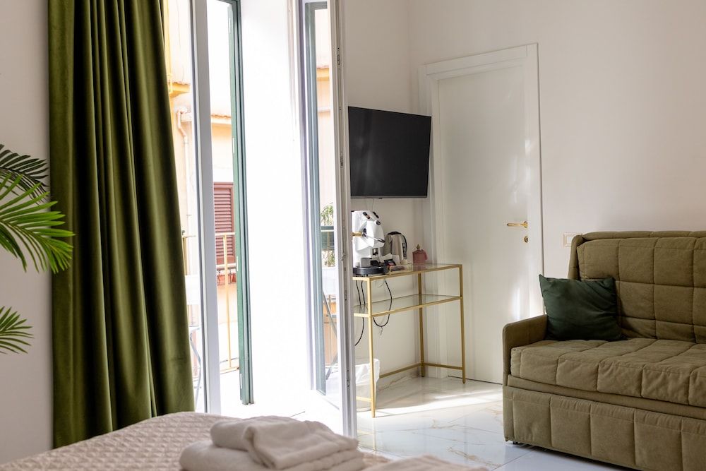 Borgo La Chiusa Deluxe Double Room 12