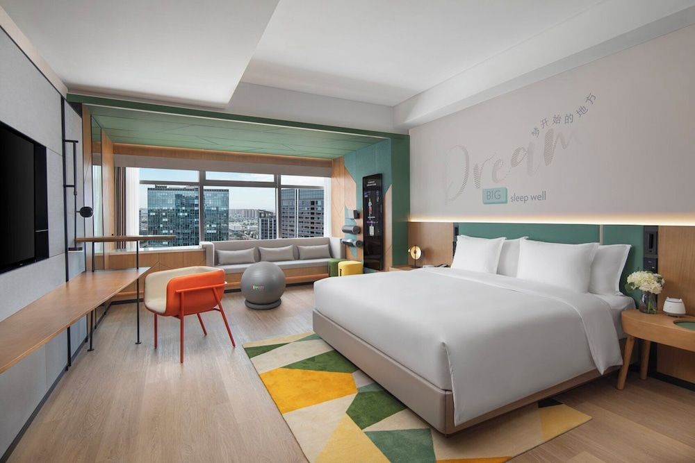 Premium Room, 1 King Bed (Fitness Mirror)