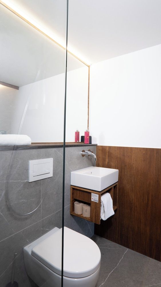 TIN INN Hückelhoven Senior Single Room, 1 Large Twin Bed, Non Smoking, Refrigerator 5