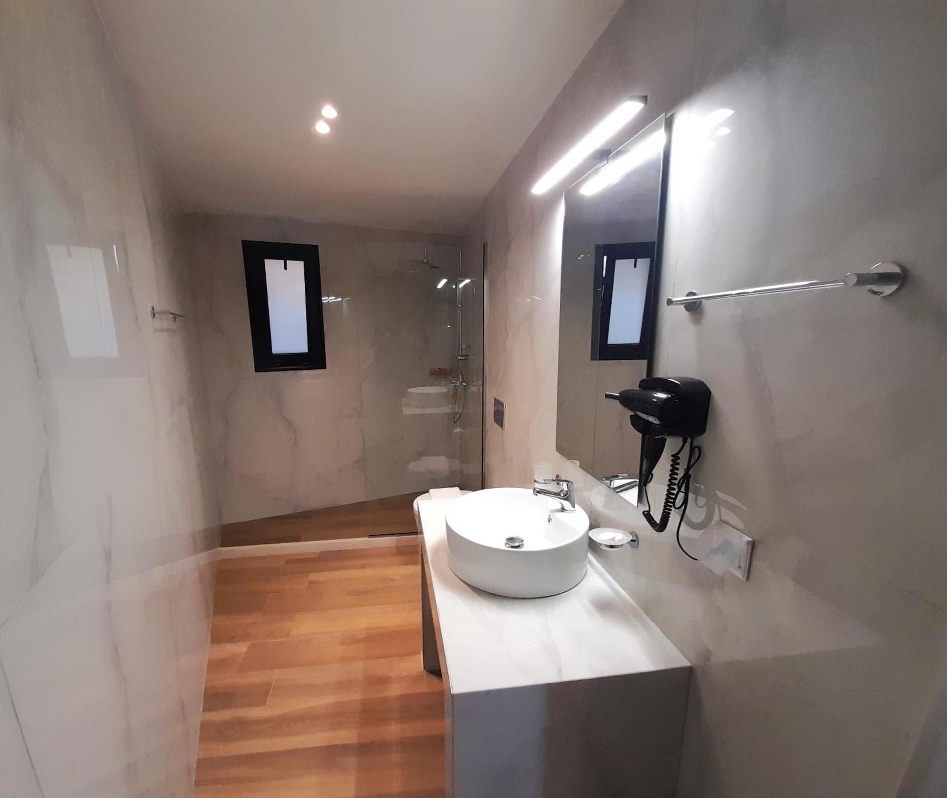 Elite Centre Junior Suite Deluxe 2