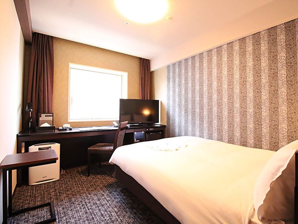 Double Room, Smoking