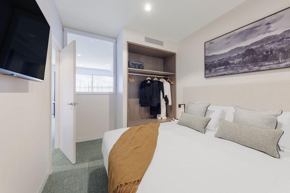 Punthill Tuggeranong Three Bedroom Apartment - Interconnecting 4