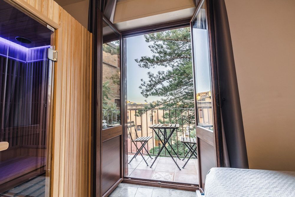 Omare B&B Junior Suite 3