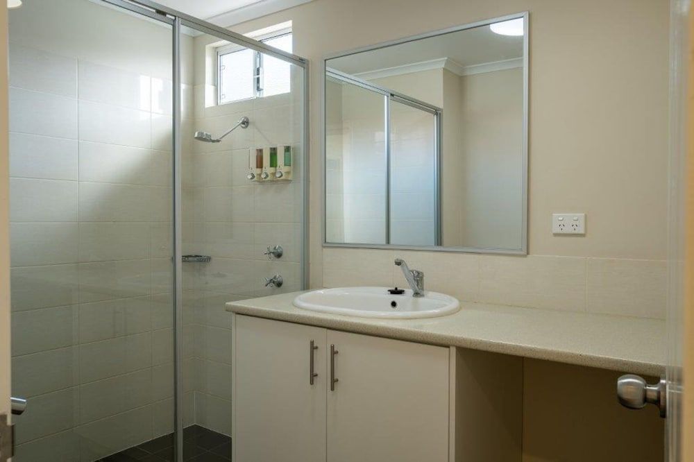 BIG4 Perth Midland Tourist Park Superior 2 Bedroom Villa 4