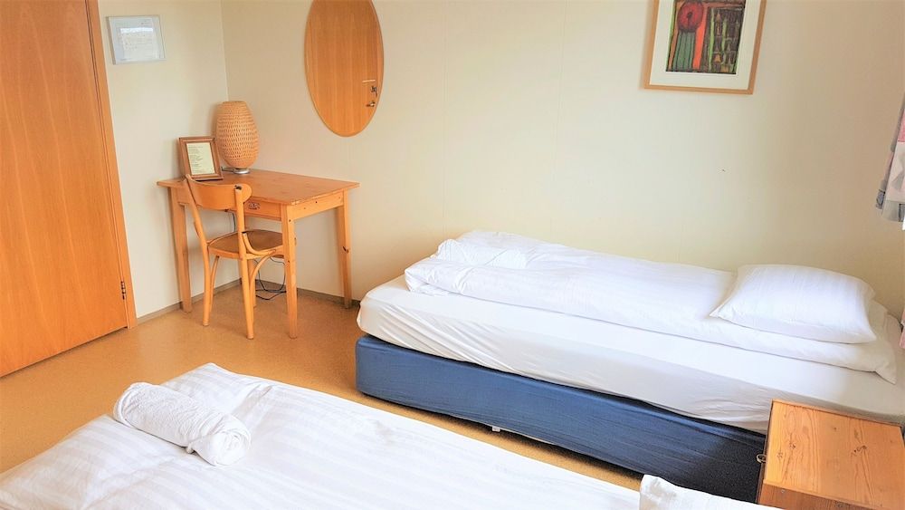Twin Room, Non Smoking, Shared Bathroom