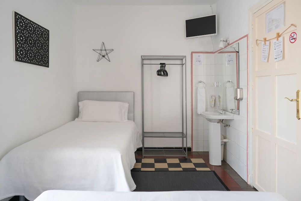 Triple Room, Shared Bathroom (outdoor balcony to Cuesta Gomerez )