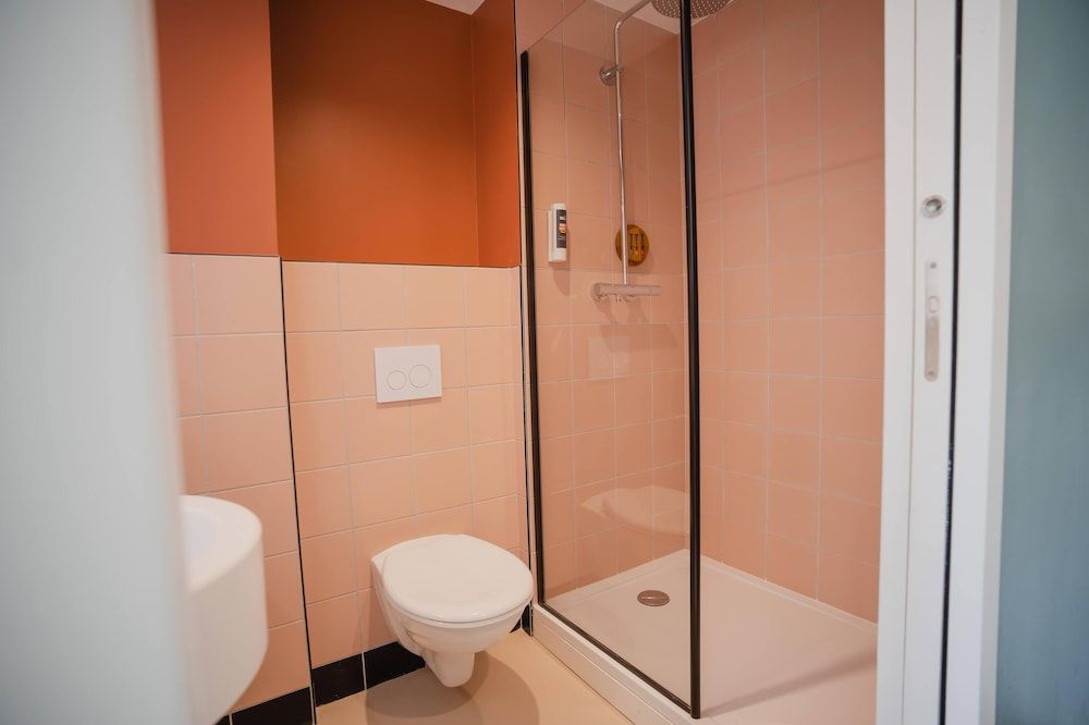 The People Caen Classic Double or Twin Room 4