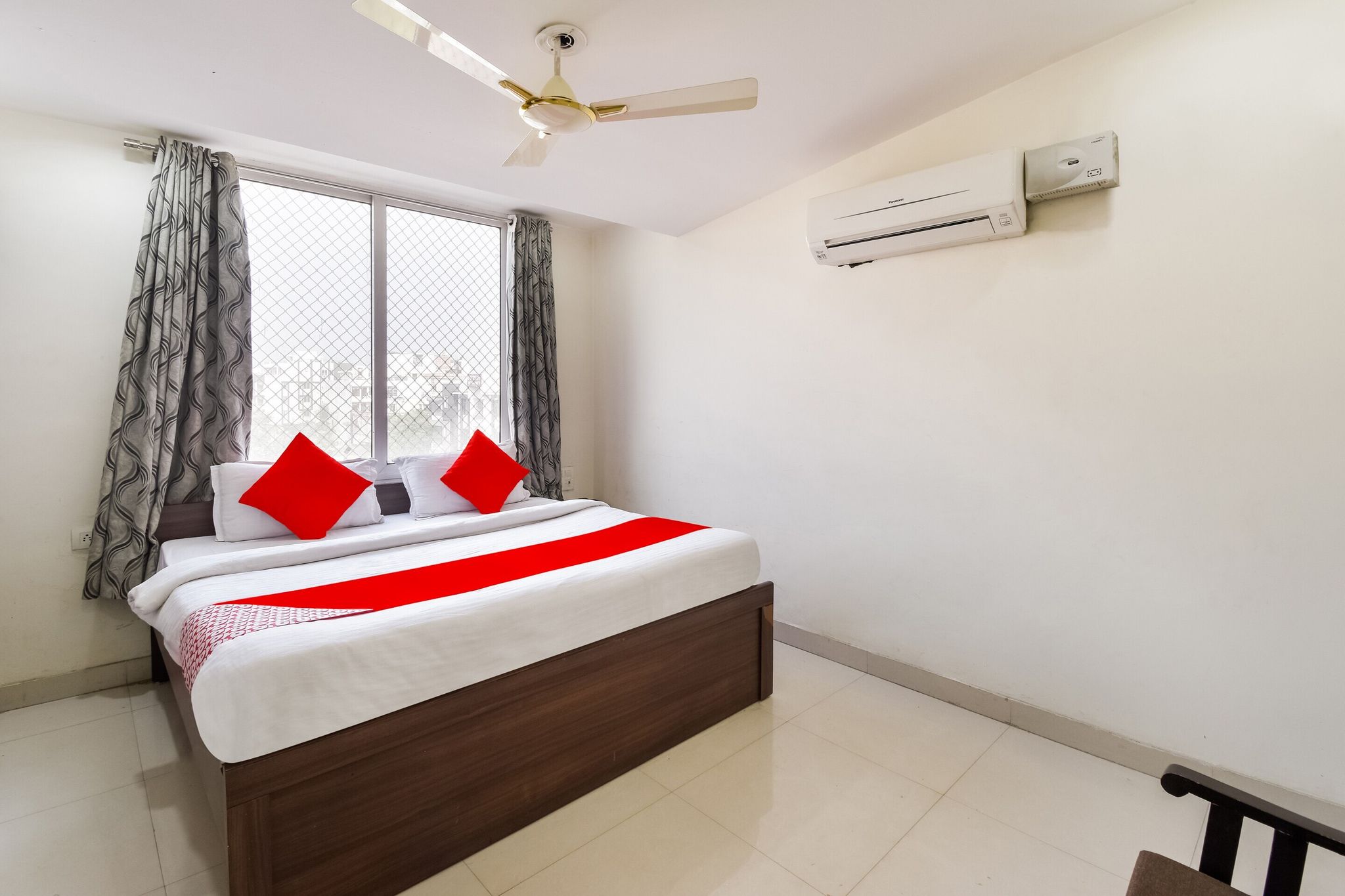 Anna Residency  Deluxe Room 5