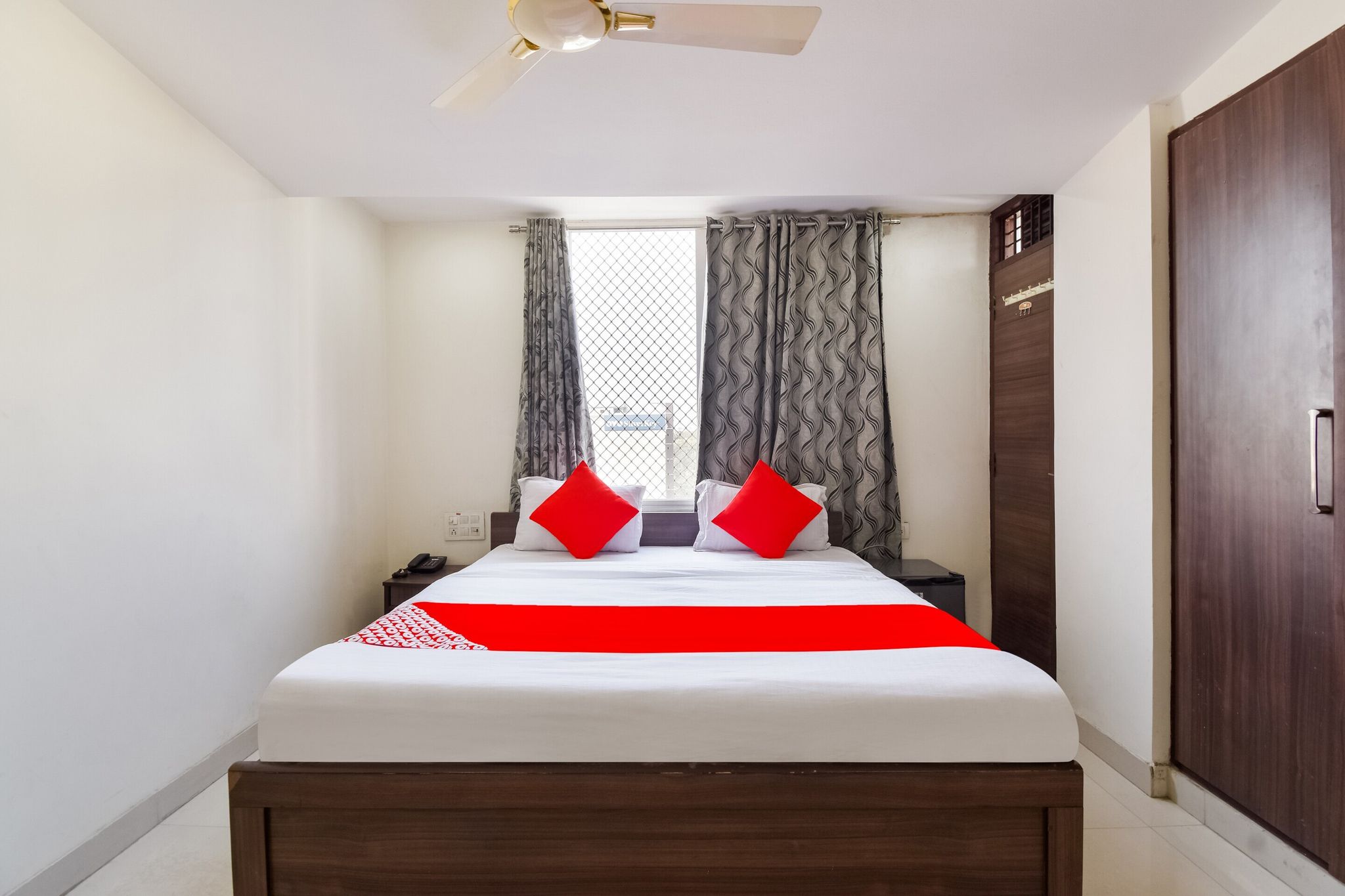 Anna Residency  Deluxe Room 2