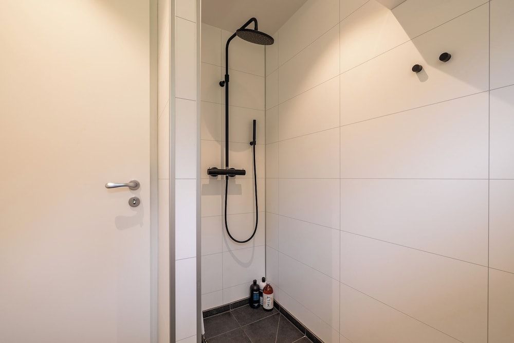 Laugavellir House and Tower Suite Luxury House 9